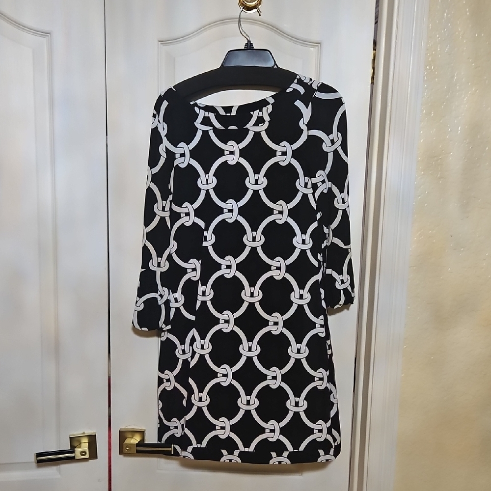 White House Black Market Long Sleeve Chain Pattern Dress